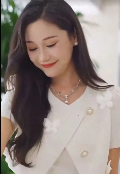 先婚后爱穆总的神秘宠妻海报