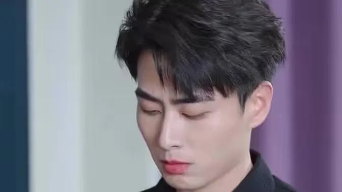 危险的她海报