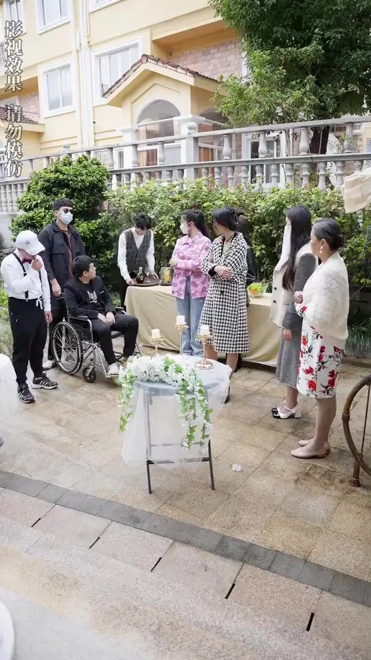 美女总裁的贴身狂医海报